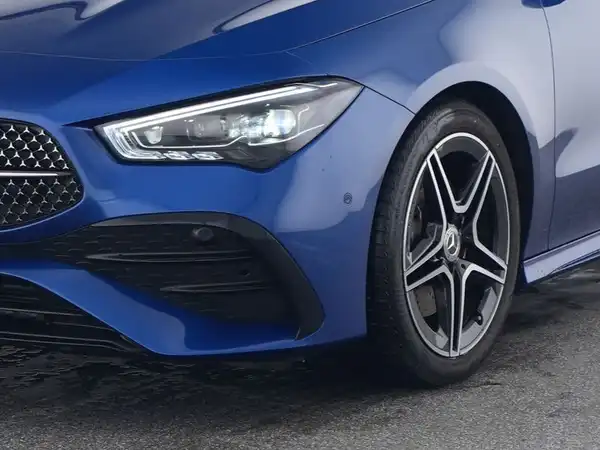 MERCEDES-BENZ CLA 200 d (4/10)