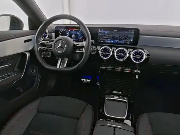 MERCEDES-BENZ CLA 200 d (7/10)