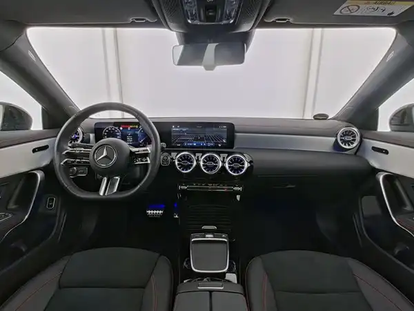 MERCEDES-BENZ CLA 200 d (8/10)