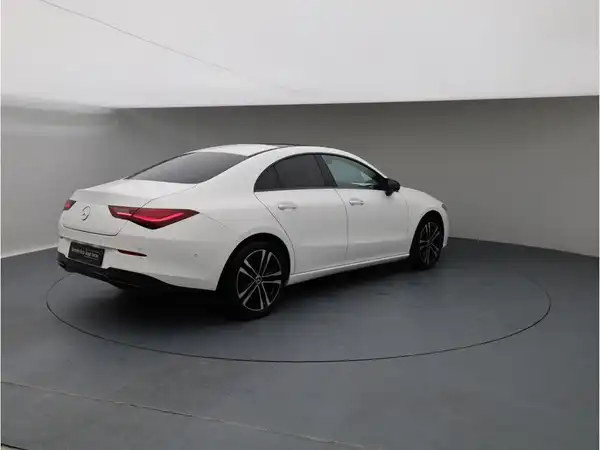 MERCEDES-BENZ CLA 180 (6/22)