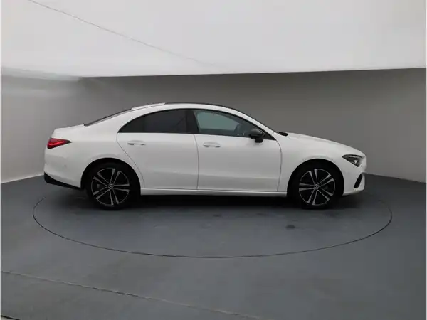 MERCEDES-BENZ CLA 180 (7/22)