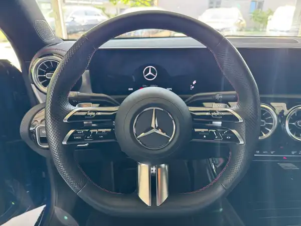 MERCEDES-BENZ CLA 200 d (16/21)