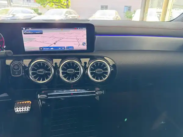 MERCEDES-BENZ CLA 200 d (18/21)