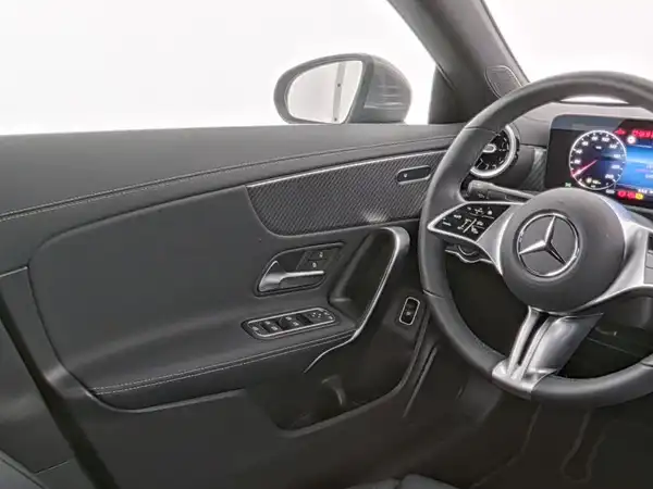 MERCEDES-BENZ CLA 180 (9/9)