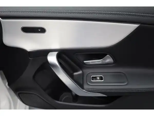 MERCEDES-BENZ CLA 250 4M SB (16/24)