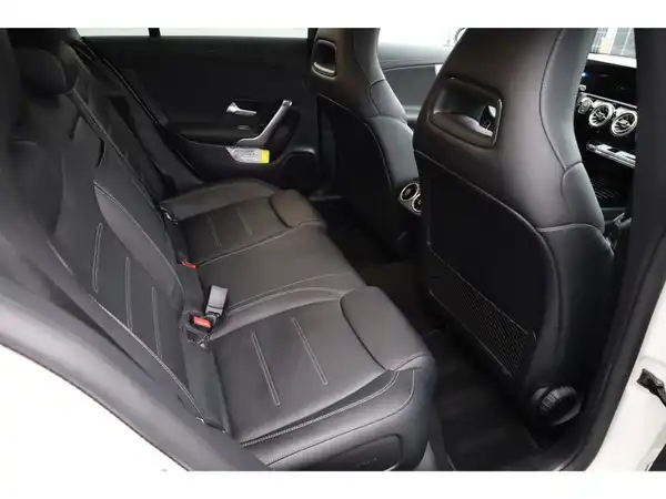 MERCEDES-BENZ CLA 250 4M SB (18/24)