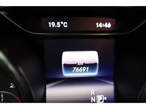 MERCEDES-BENZ CLA 200 SB (11/23)