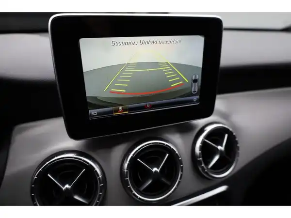 MERCEDES-BENZ CLA 200 SB (14/23)