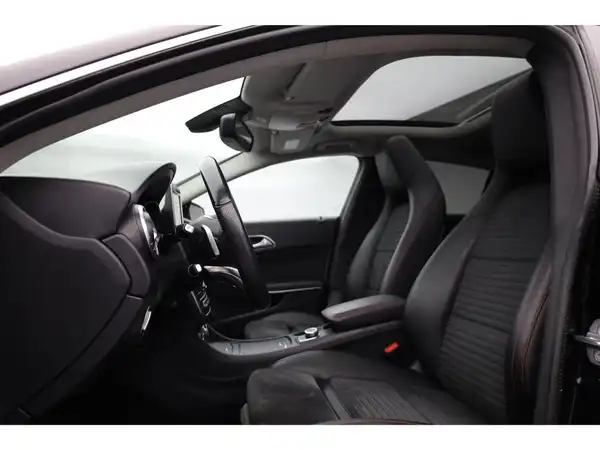 MERCEDES-BENZ CLA 200 SB (16/23)