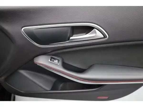 MERCEDES-BENZ CLA 200 SB (17/23)