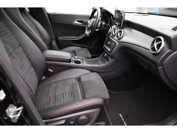 MERCEDES-BENZ CLA 200 SB (18/23)