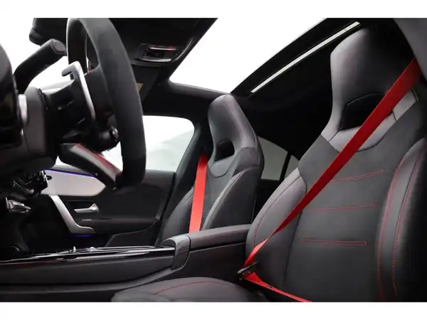 MERCEDES-BENZ CLA 35 4M (24/27)