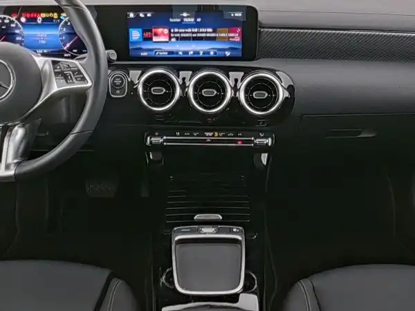 MERCEDES-BENZ CLA 180 SB (6/10)
