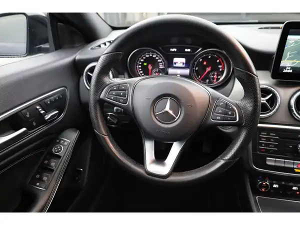 MERCEDES-BENZ CLA 200 d SB (14/22)
