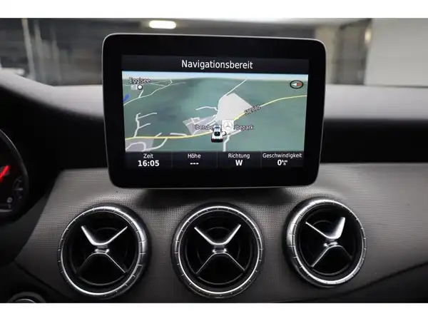 MERCEDES-BENZ CLA 200 d SB (16/22)