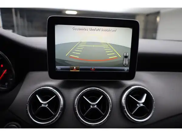 MERCEDES-BENZ CLA 200 d SB (17/22)