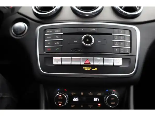 MERCEDES-BENZ CLA 200 d SB (19/22)