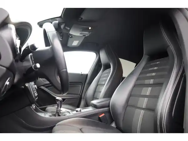 MERCEDES-BENZ CLA 200 d SB (20/22)