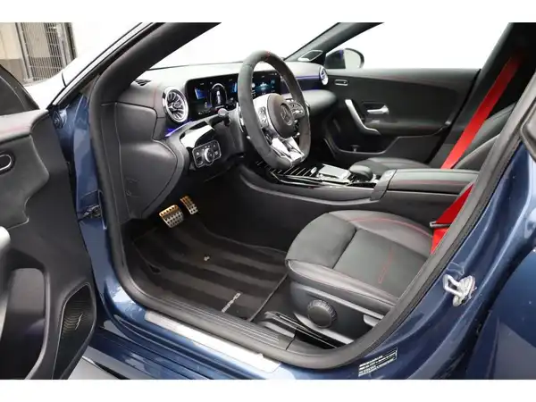 MERCEDES-BENZ CLA 45 S 4M+ SB (11/28)
