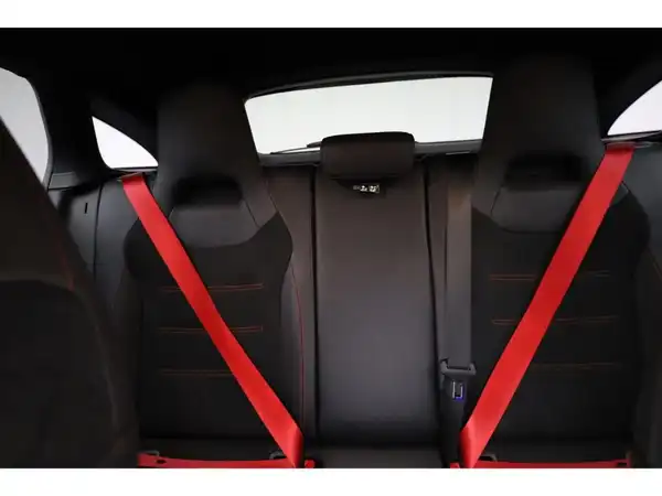 MERCEDES-BENZ CLA 45 S 4M+ SB (26/28)