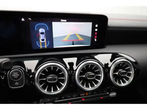 MERCEDES-BENZ CLA 200 (14/22)