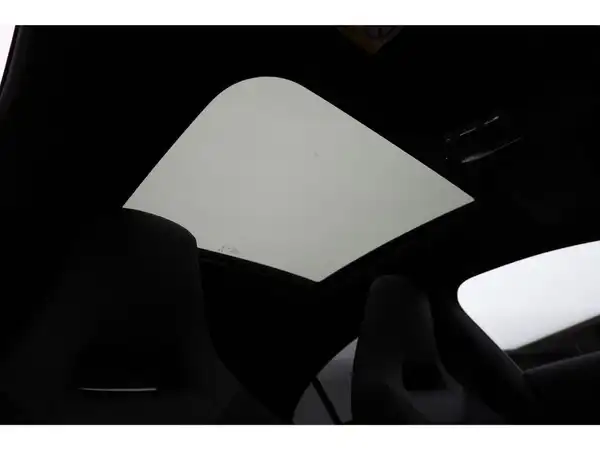 MERCEDES-BENZ CLA 200 (17/22)