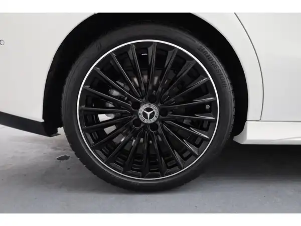 MERCEDES-BENZ CLA 200 (21/22)