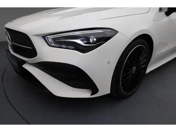 MERCEDES-BENZ CLA 200 (22/22)