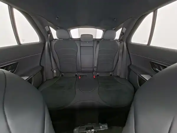 MERCEDES-BENZ E 220 T d (8/9)