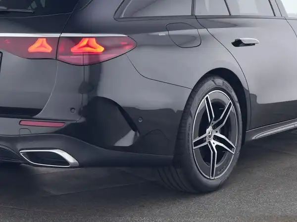 MERCEDES-BENZ E 220 T d (5/10)