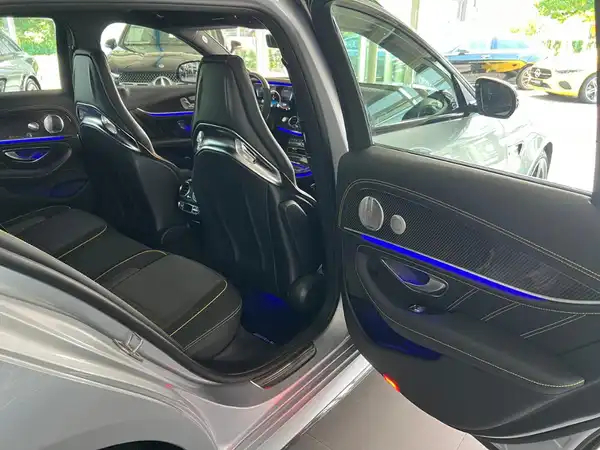 MERCEDES-BENZ E 63 T S 4M+ (11/28)