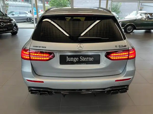 MERCEDES-BENZ E 63 T S 4M+ (6/28)