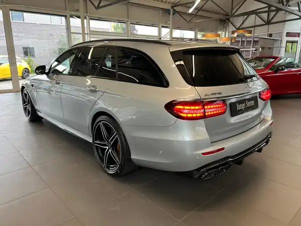 MERCEDES-BENZ E 63 T S 4M+ (7/28)