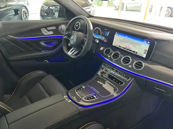 MERCEDES-BENZ E 63 T S 4M+ (9/28)