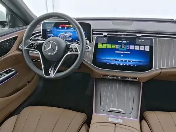 MERCEDES-BENZ E 220 d (7/10)