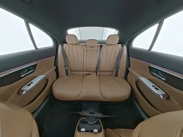 MERCEDES-BENZ E 220 d (10/10)