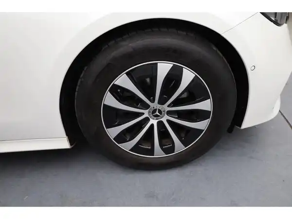 MERCEDES-BENZ E 220 d (22/23)