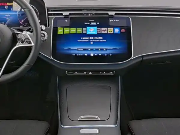 MERCEDES-BENZ E 220 T d (6/10)