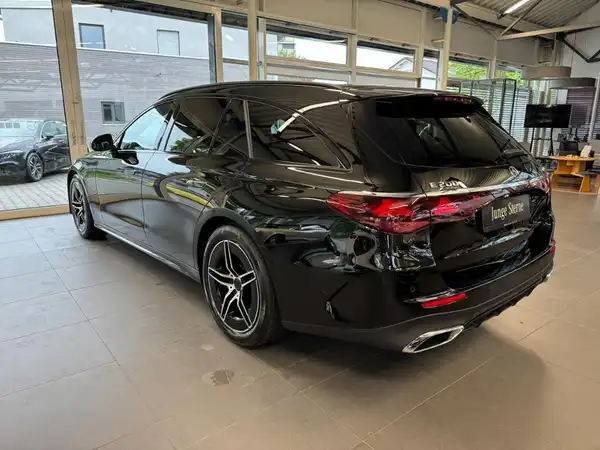 MERCEDES-BENZ E 200 T 4M (2/19)
