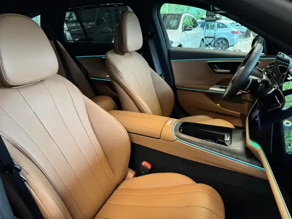 MERCEDES-BENZ E 200 T 4M (10/19)