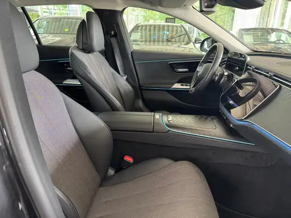 MERCEDES-BENZ E 220 T d (15/18)