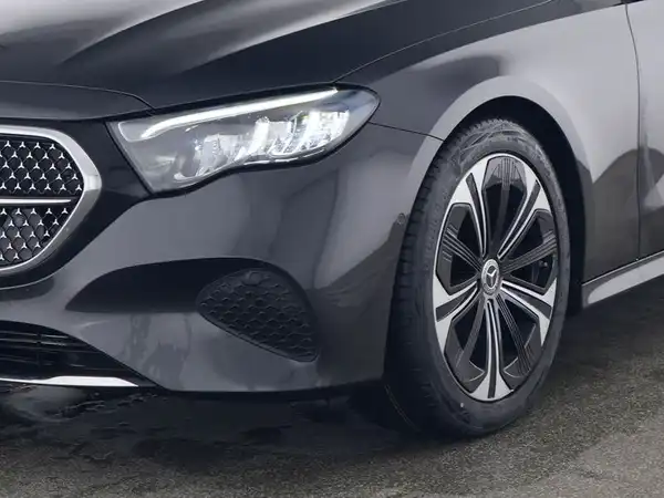 MERCEDES-BENZ E 220 T d (4/10)