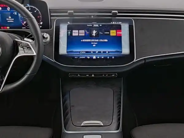 MERCEDES-BENZ E 220 T d (6/10)