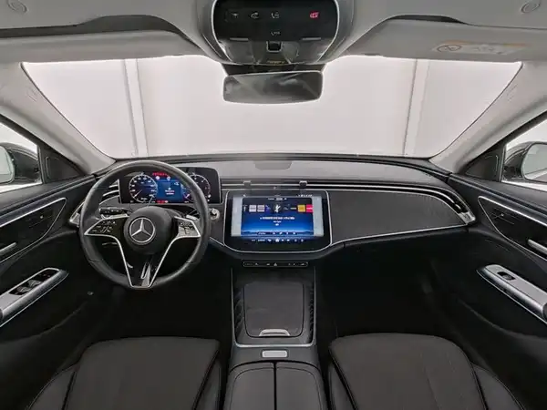 MERCEDES-BENZ E 220 T d (8/10)