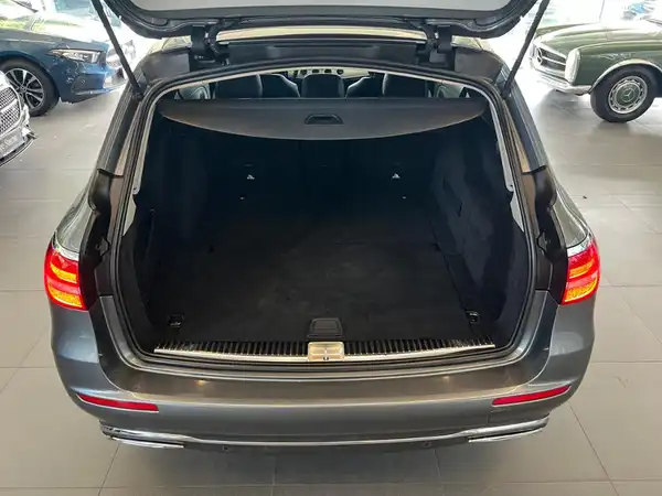 MERCEDES-BENZ E 220 d 4MATIC T-Modell (12/23)