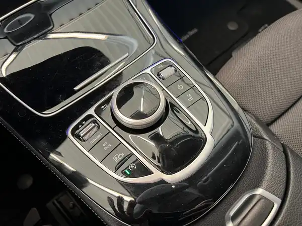 MERCEDES-BENZ E 220 d 4MATIC T-Modell (21/23)