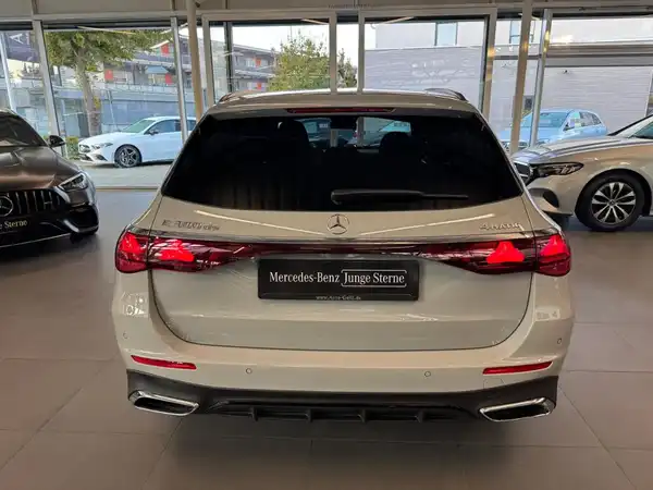 MERCEDES-BENZ E 300 T de 4M (3/24)
