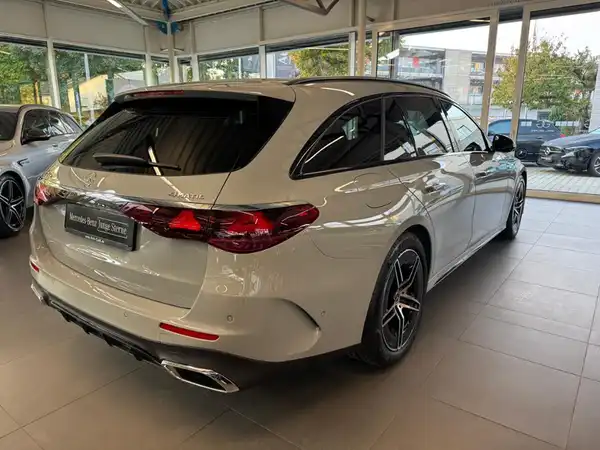 MERCEDES-BENZ E 300 T de 4M (4/24)