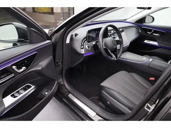 MERCEDES-BENZ E 220 d (11/28)