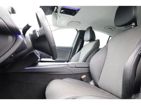 MERCEDES-BENZ E 220 d (25/28)